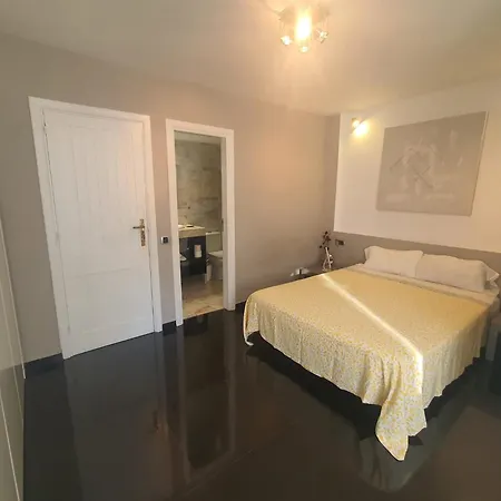度假居 House